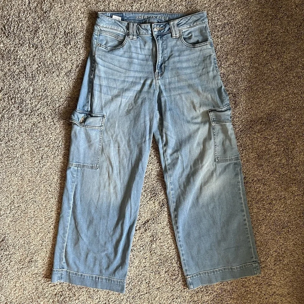 American Eagle Super High-Rise Baggy Wide Leg Jeans Women's Size‎ 10 Light Wash